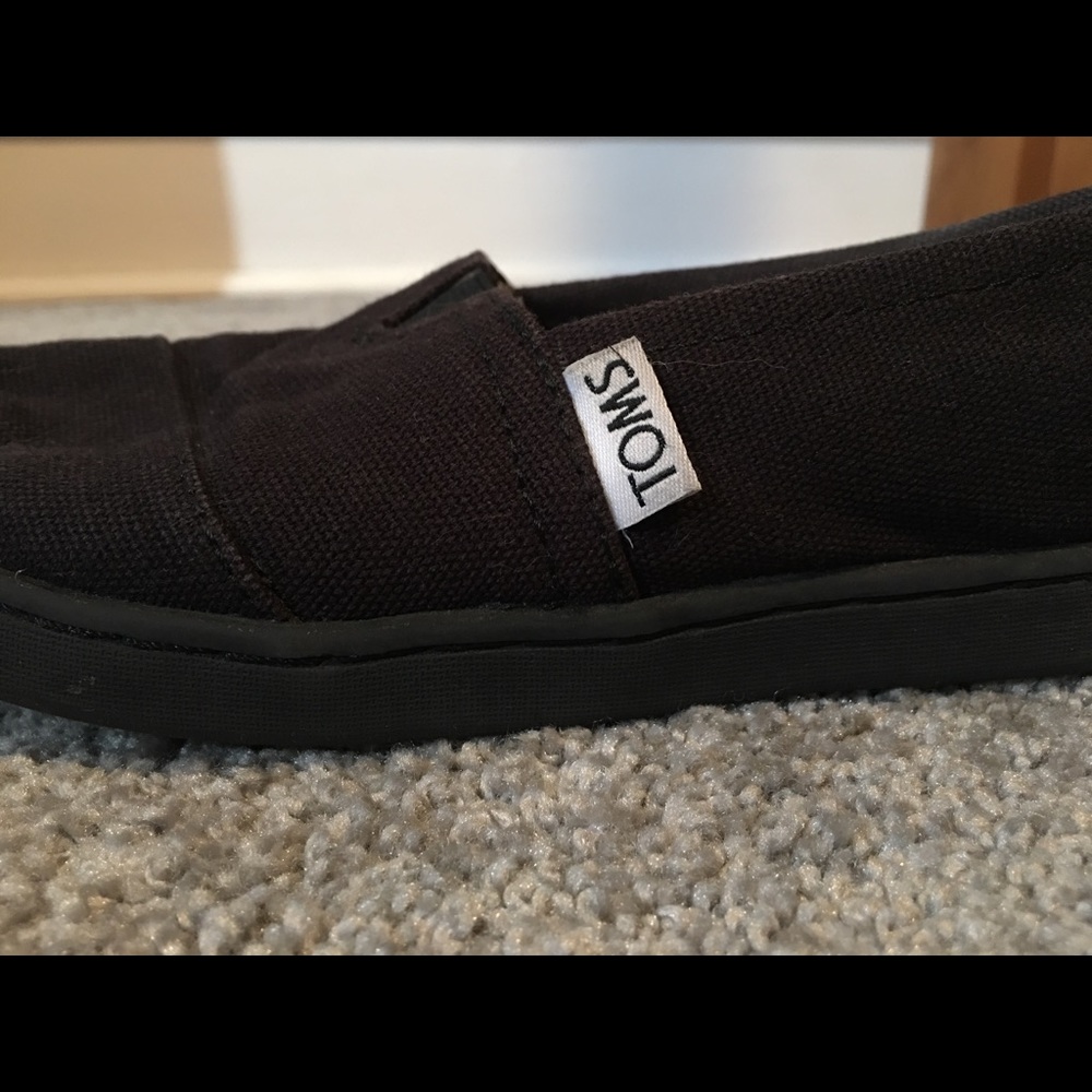 girls toms canvas slip on